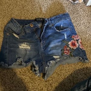 Wax Jean shorts with flowers